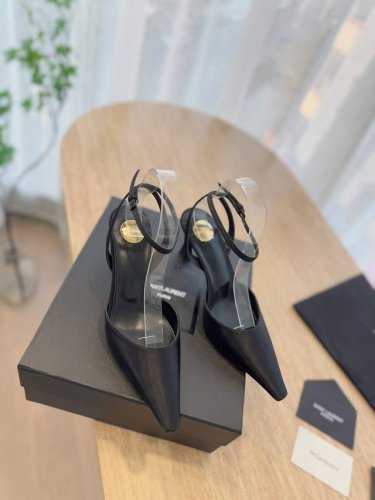 出厂 顶级版本 Saint Lauren* 圣罗兰Ysl 25 春夏全新走秀高跟鞋 全新鞋型配上圣罗兰标志7.5Cm新金跟！ 唯有Ysl最懂女人心，不接受反驳，
