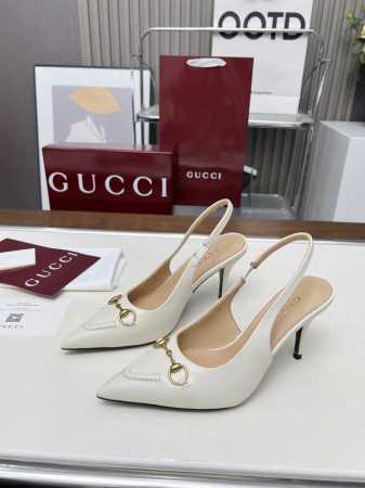 原单品质gucci2025春夏新品牛皮压花高跟鞋，顶级品质发售购入正品开发原版压花工艺经典双G老花面，内里羊皮配合意大利原板材质与工艺原版一致码数:35-42， - 点击图像关闭