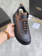 工厂价 真羊毛 UGG 爆款男鞋官方网同步正品品质不是一般市场仿货可比拟的鞋面为进口意大利磨砂牛皮，内里：垫脚级真羊毛只有A级才能显效果 手感柔滑细腻鞋型大气，