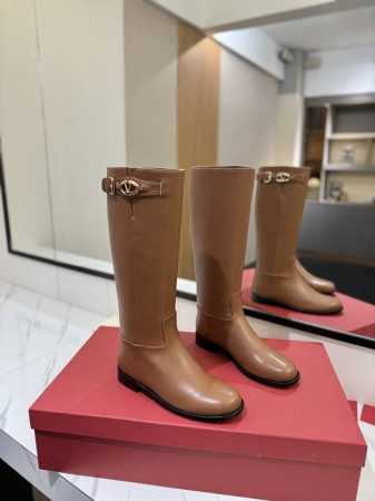 VALENTINO华伦天奴 高级辣妹kelly Jumping骑士靴顶级牛品匠心好货经典再现拒绝不了的款式谁穿都好看 特别有质感的五金衬托出满满的高级感 优雅 - 点击图像关闭