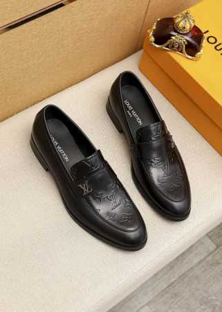 商品商标：LOUIS VUITTON 路易威登 休闲皮鞋正码码数: 39-44 38.45.46订制 商品材料：精选 进口头层小牛皮压花鞋面+奢华五金扣，进口头 - 点击图像关闭
