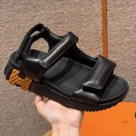 P380 款式 Style ：088 Junior 凉鞋 颜色 Colour：黑色 89 Noir 鞋面材料 Upper Material：小牛皮 Calfsk