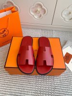 情侣 Hermes 爱马仕H家Izmir系列 经典H 情侣款凉拖鞋 顶级品质 鞋面：进口头层牛皮 手掌纹牛皮 牛皮内里 进口真皮大底 Size：35-45全套包