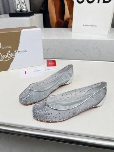 cl X Maison Margiel联名 隐形增高2Cm 最新款分趾单鞋 原版1:1开模，历经九九八十二天楦头的调试，终于出大货了。⑥色选 鞋面：进口透气网
