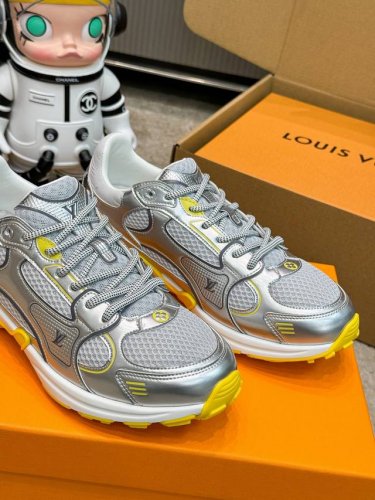 实价不让利 ！顶级版本：情侣款 Lv 路易威登L家 驴牌 最新Olympia系列 情侣款 银角大王 休闲 运动鞋 跑鞋 本款 Lv Olympia 运动鞋融合网
