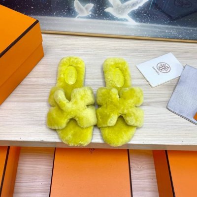 出厂 全年做货 可做无标： 注：无标需定做 sss官网、小红书同步最新配色爱马仕爆款火热上线，做工升级版，高品质！ 时尚潮流最新款泰迪羊毛H拖秋冬款平底毛拖，上