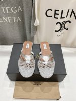 高版本出厂310 Alaia Ala 阿莱亚25Ss 春夏 大热网格拖鞋依然时髦高街的氛围感不用多介绍自己看上脚...即有高级又百搭！ 鞋面：定制进口真小牛皮