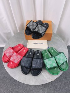 lv 路易威登 223 春夏新款 顶级版本原版一致 专柜主打最新款 草编拖鞋 硬货上新 代购级别！高级感十足！国内外博主刷爆的一款，复古又时髦 上脚美炸了！官网