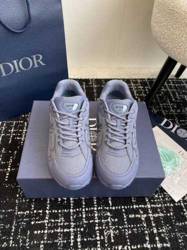 代购级 Dior B30 迪奥最新火爆情侣休闲鞋 撞脸NB？现已是D奥B30 时代 顺应复古市场趋势的 Dad Shoes 风格鞋款！ 鞋舌上的Dior标志，也