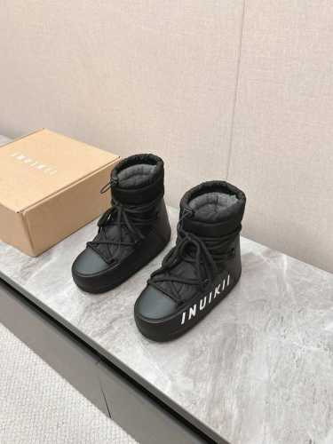 INUIKII潮牌秋冬秀款羽绒靴滑雪鞋 这款滑雪鞋今年非常爆，色彩搭配非常时尚 超酷个性非常强！潮派炸街！各大网红明星同款！冬季滑雪必备爆款 面料：进口防水羽绒