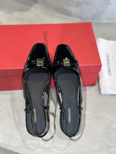 工厂p价 Ferraga*O菲拉*慕新版Vara小蝴蝶结方头后空玛丽珍凉鞋！ 上脚惊艳～经典小方头设计，优雅的小蝴蝶结与金属相结合，相得益彰，非常百搭，穿着不累