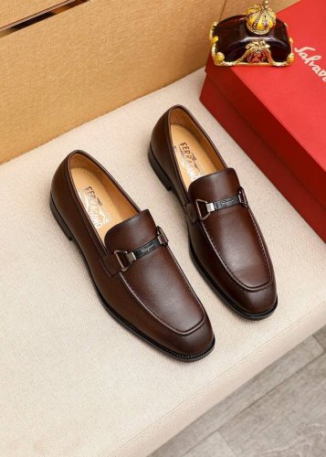 商品商标：Ferragamo 菲拉格慕 休闲皮鞋 正码码数: 38-44 45.46订制 商品材料：精选 进口头层小牛皮鞋面+奢华五金扣，进口水染牛皮内里。强烈