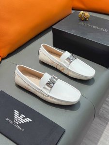 商品名称：Armani 阿玛尼 正规码数: 38-44 豆豆鞋 商品材料：精选 牛皮鞋面，柔软羊皮垫脚；原厂特供大底。