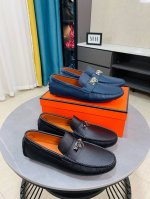 出厂价P 内配有包装 HermèS 爱马仕男士新款豆豆套脚鞋，魅力十足，奢华风格绅士鞋。爱马仕精致五金扣配饰 拒绝掉色 压花设计元素 诠释品牌形象设计理念材质进