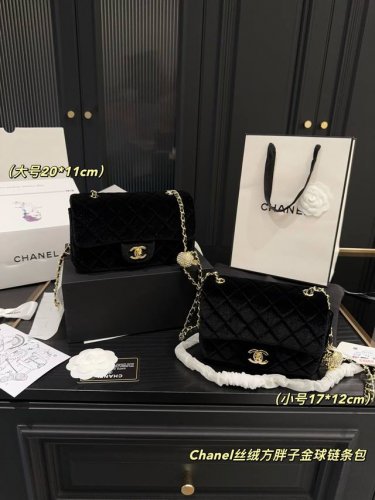 大号 全套包装尺寸20.11 小号 全套包装尺寸17.12 香奈儿Chanel丝绒方胖子金球链条包