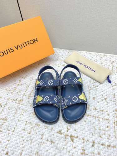 出厂 高版本 Louis Vuitton 路易威登 最新时尚休闲半凉鞋～代购级当季最新潮品 众多博主纷纷种草，入购原版开模定制 镂空组合设计与应用语言学硕士专业
