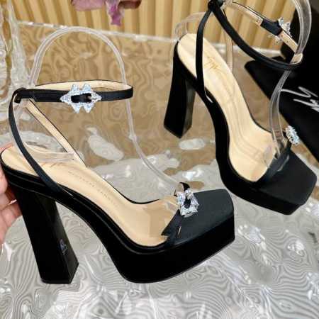 独家重磅推出首发Giuseppe Zanotti 24ss新品高跟鞋防水台果然很懂女人心 GZ斩男又斩女的高跟鞋 爱了 不愧是最懂女人的品牌 上新即售空 尤其是 - 点击图像关闭