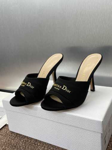 工厂p价p 迪奥 2025 春夏新款 My Dior 高跟女鞋 Cd字母Logo五金扣圆头鱼嘴露趾凉拖鞋 市面顶级版本 材质:鞋面进口小牛皮 进口真丝鞋面+水染