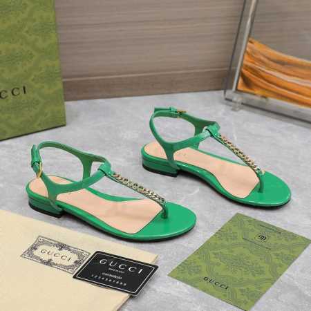 Gucci 2024夏季新款凉鞋夹脚趾经典logo链条扣 Gucci古驰最新爆款 上脚非常完美，优雅大方并且性感！ 面料：原版定制进口牛漆皮 内里 垫脚：进口羊 - 点击图像关闭