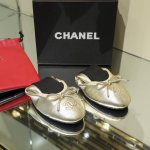 冲量价: 小香全皮升级版 时尚舒适蛋卷鞋 ---chanel 同款蝴蝶系带限量版---完美再现香式经典款 独家上新以其永恒经典的象征 专柜同步，面料柔软绵羊皮