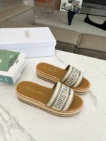 Dior 迪奥 春夏新款 Ivieta Dway 果冻色平底一字拖拼色女鞋 Cd字母logo立体刺绣厚底圆头露趾拖鞋 原版开发市面顶级版本，脚感柔软细腻，舒适度
