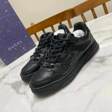 男款10Gucci Re-web系列 情侣款 运动鞋，顶级版本鞋面为原版进口头层牛皮，垫脚为原版定制透气毛巾里，内里为透气网布，原版开模双色TPU大底 上窄下宽 - 点击图像关闭