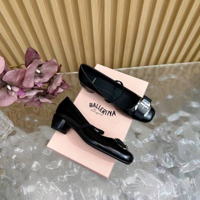 ferragamo 菲拉格慕25Aw早春新品 蝴蝶结粗跟 玛丽珍单鞋 时尚百搭 居家 逛街 旅行必备款 脚就能感受到小羊皮那柔软细腻的触感 鞋子轻盈Q弹 透气吸
