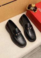 商品商标：Ferragamo 菲拉格慕 休闲皮鞋 正码码数: 38-44 45.46订制 商品材料：精选 进口小牛皮压花鞋面+经典五金扣，进口水染牛皮内里。强烈