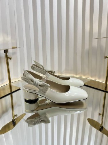 Dior 迪奥 2025秋冬最新时装秀高定系列 Miss Dior paris 粗跟方头玛丽珍芭蕾舞女鞋 Cd字母Logo刺绣织带蝴蝶结高跟凉鞋 原版开发顶级高