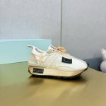 出厂 联名款 高版本，颜色齐全 Lanvin 浪凡情侣款男码女码春夏最新颜色，复古休闲慢跑鞋，原版开发，套楦工艺。 面料：尼龙+牛皮， 垫脚：牛皮 码数： 尺码