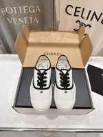 高版本出厂 Chanel* 小香2025Ss最新休闲鞋，目前超级流行的饼干鞋 网红明星小红书狂追热推 发售蠢萌可爱的造型带了点复古味！ 造型特殊，很有辨识度，