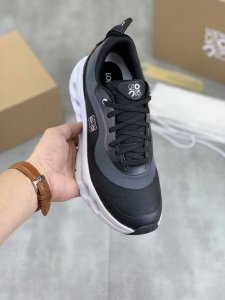 工厂p价p 实价 Loewe 情侣款 跑步专业户 跑鞋 舒适度百分百 昂跑Onrunning与Loewe罗意威的联名全新开后On 35-45