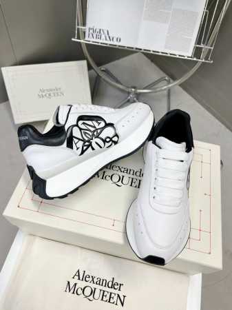 女 男 官网同步上新Alexander Mcqueen 亚历山大麦昆 春夏男女Sprint运动情侣款 鞋侧面饰有时尚个性字母Seal Logo组合雕花标志 内里 - 点击图像关闭