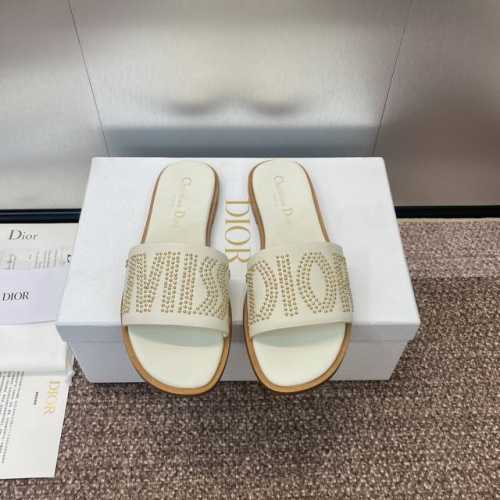 工厂价 迪奥 2024 春夏新款 Miss Dior平底一字拖拼色女鞋 Cd字母logo立体手工铆钉工艺凉圆头果冻色露趾拖鞋 原版开发市面顶级版本 材质:鞋面进