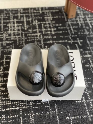 代购级 罗意威 Loewe 春夏新款 Ease 泡泡夹脚 沙滩鞋 凉拖鞋 原版购入开发做货 羊皮材质 舒适度极高 非常具有辨识度 美貌与实用并存舒适而不单调的拖