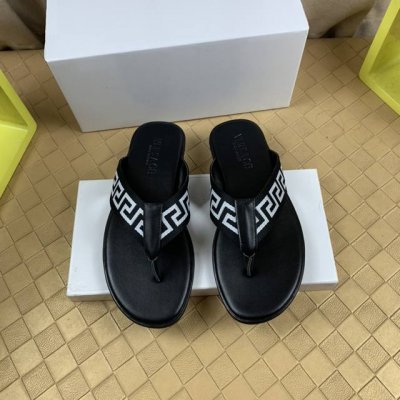 工厂p价 新款上架 Versace 范思哲经典爆款时尚休闲拖鞋官网原版1:1开模原单品质 做工精细采用头层意大利进口牛皮 纯手工制作 彰显低调奢华橡胶耐磨防滑大