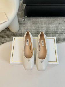 Bally 24 春夏季最新爆款 平底芭蕾舞鞋 来自瑞士 顶级小众 BallyRina 系列是春夏全新的一款芭蕾舞鞋～轻便、百搭且超级舒适的一款，上脚太好看了