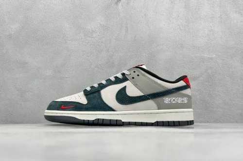 400 現貨 终端放店 Xc版 Nike Sb Dunk Low 蛇年限定 白青灰小钩满天星 纯原大厂出品 极力推荐 原装头层材料 独家版型蒸餾加工 帶來的是更