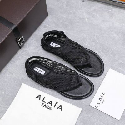 独家顶级版本 小众Alaia 2025Vs夏季凉鞋系列 复古夹脚人字凉拖 精致优雅的同时 还具有时髦感 上脚舒适 面料:定制网 内里:定制网 垫脚:定制羊皮 大