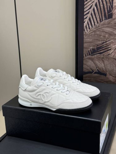 p直销 chanel 24B 帮球鞋 新品 24秋冬帮球鞋 帮球鞋第三代 小羊皮材质 经典菱格元素 好穿到爆 时髦度满分高货 Size 35-41