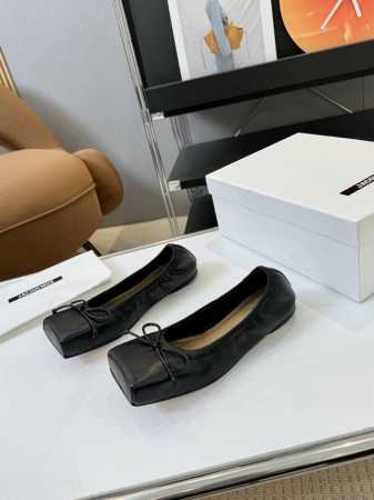 羊皮 牛仔布品 牌：jacqumus小众潮牌Jacquemus25春夏新款方头鞋蝴蝶结半拖 单鞋！方头设计真的好时髦！牛仔裤 小裙子搭配不在话下！可可爱爱没有脑 - 点击图像关闭
