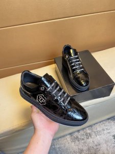 pp 菲利普 原单品质.～ 独特现代风运动鞋。休闲鞋潮男必备款 意大利进口原版品牌，进口原版皮，羊里 拒绝脱色磨脚 鞋底：原厂特供原版底，法国懒人风格设计 贴脚