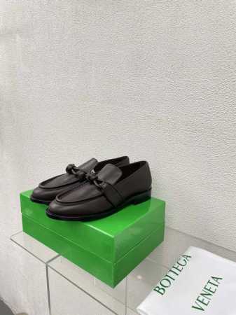 Bottega Venet* 皮质编扣 女士astaire乐福鞋 原版一比一做法 一致五金 白色 当今流行的又一趋势 天花板啦 3色百搭 精致平底 包裹面料 同 - 点击图像关闭