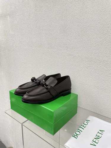 Bottega Venet* 皮质编扣 女士astaire乐福鞋 原版一比一做法 一致五金 白色 当今流行的又一趋势 天花板啦 3色百搭 精致平底 包裹面料 同