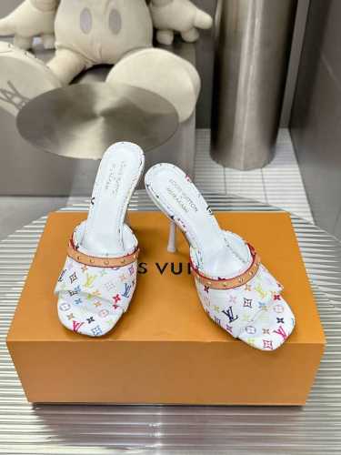 高跟8.5Cmm 真皮大底 24S春夏新款丹宁牛仔猫跟系列 Lv老花越看越耐看加上牛仔就又多一点俏皮感夏日搭配短裤短裙阔腿长裤都很好看小猫跟也有一定的高度夏日姐