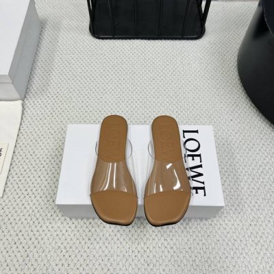 出厂： 独家顶级版本 Loew*罗*意威25Vs 春夏最新爆款系列 胶片平底单鞋 25年意大利顶级设计师，最新元素鞋跟设 计，好看到仙女落泪，情人节限定款，鞋