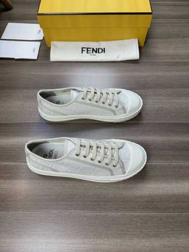 Fen** 芬家* -高端品质 原单情侣装 -鞋面：品牌图腾布匹、品牌织带包边工艺 -内里：水染牛皮，垫脚；高韧性帆布 -大底：原版 Tpr.橡胶；双色成型大底