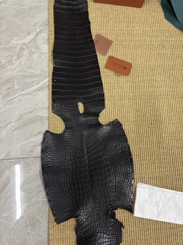 升级版 市场最高版本 专柜一致 皮料和内里专柜一致 颜色一致 全部拿原版鞋订制 大底一致 中底真皮一致 包装一致 内里编码一致 经典乐福鞋 低调奢华 据说是走两