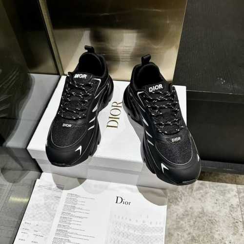 工厂价格 、Dior 系列新品这款 C ' Est Dior 运动鞋彰显醒目而时尚的风范。精心制作，鞋面侧边分别展示 C 和 D 字母尽显格调，细节也增添一丝优