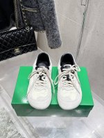 女款 男款 Bottega Veneta Bv葆蝶家 25Ss新款 情侣款复古阿甘鞋 德训鞋休闲运动鞋 Sneaker科技尼龙和绒面打造，灵感来自复古球鞋，全新